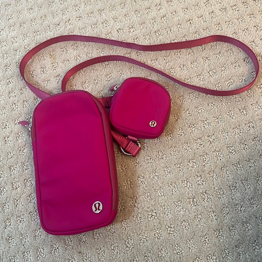 Lulu lemon purse